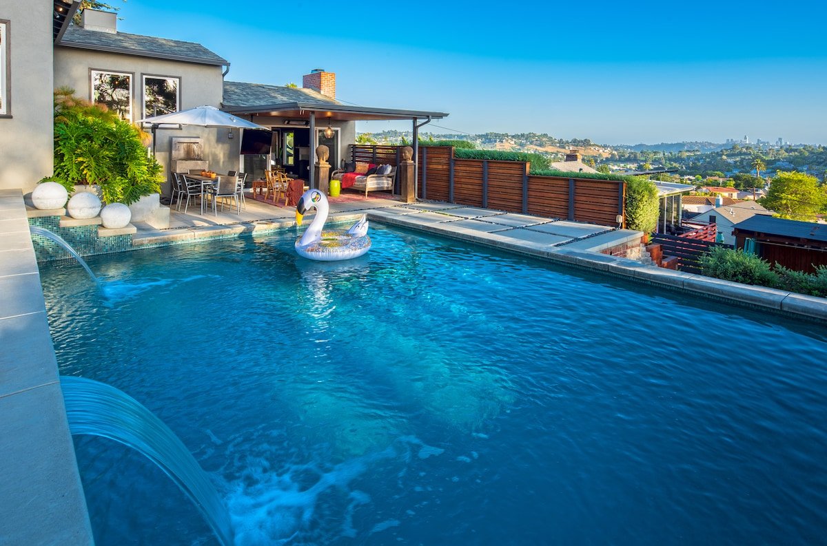 “Angels Landing” Chic L.A Getaway w/ pool & spa gallery image 3