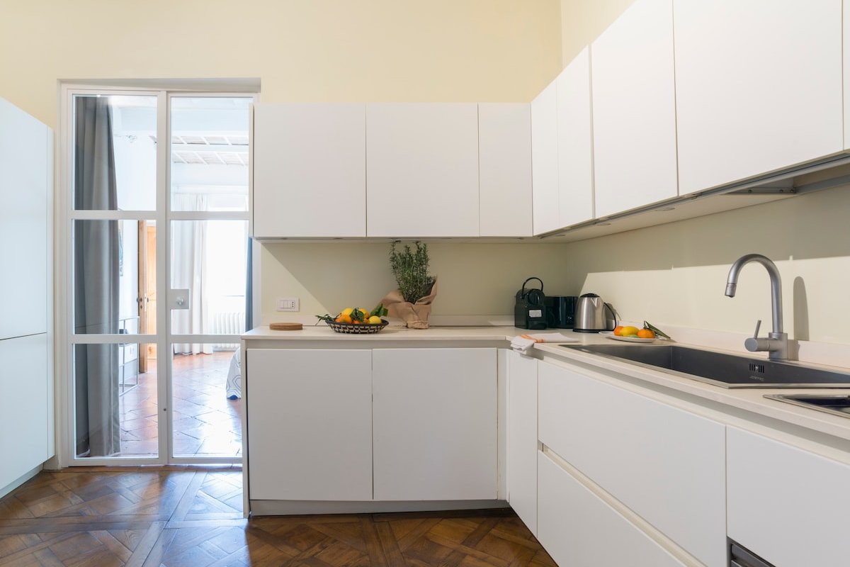 Campo de Fiori stylish apartment gallery image 5