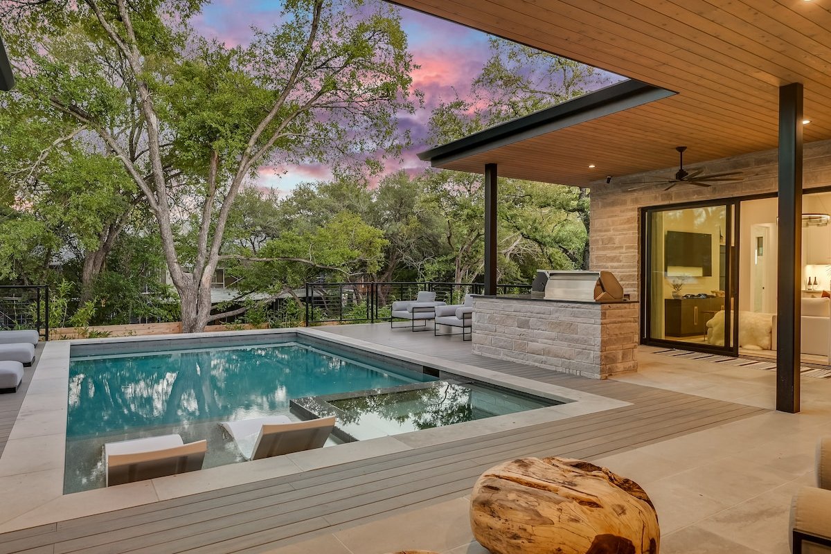 Above Platinum I Pool&Spa I Sauna I Modern Luxury gallery image 4