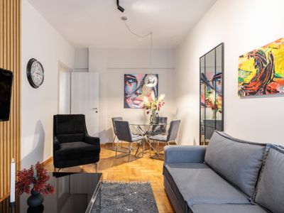 Macadamia – Agias Sofias square #Skgbnb