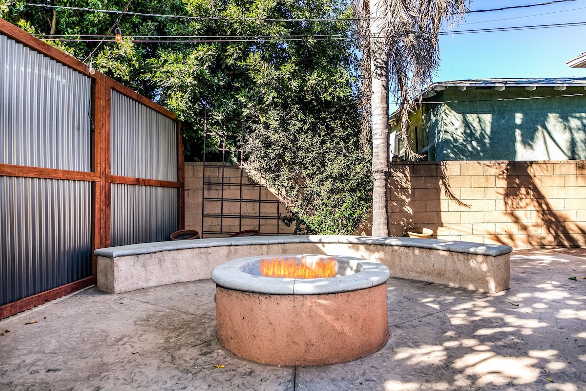 West LA Escape – Stylish & Cozy Stay gallery image 3