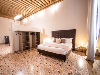 Elegance Calatrava – Apartment in Venetian Palazzo