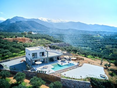 Bella Estate , 6 bed , sea view, heated pool