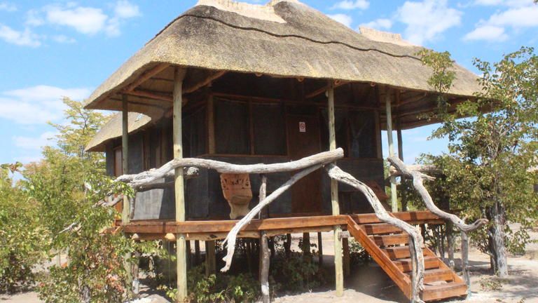 Stand alone Chalets - Stand alone chalet with twin beds, ensuite showers