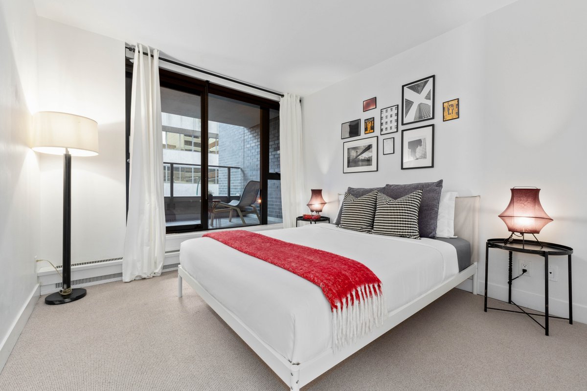 Nespresso /Yaletown/Private Balcony/Sleep 9 Adult!