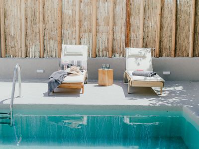 Kostantakis pool house