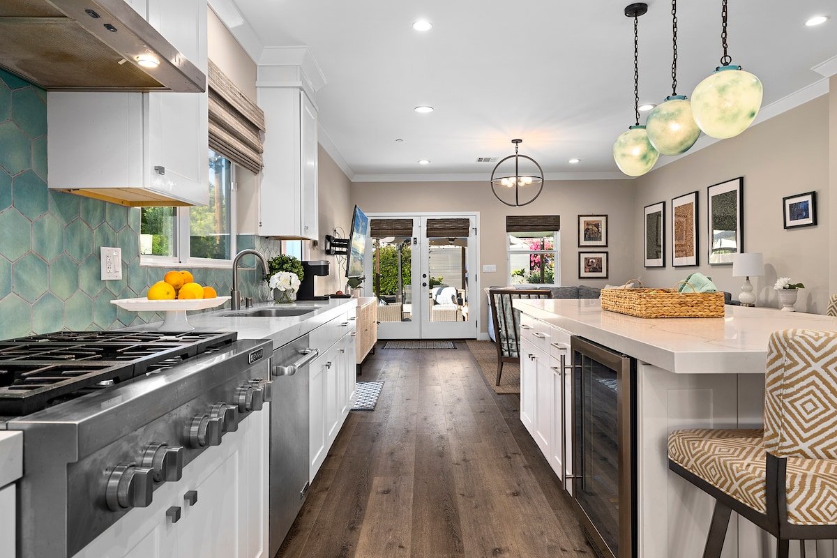 Gorgeous Modern Mar Vista Home W Pool/Hot tub gallery image 5