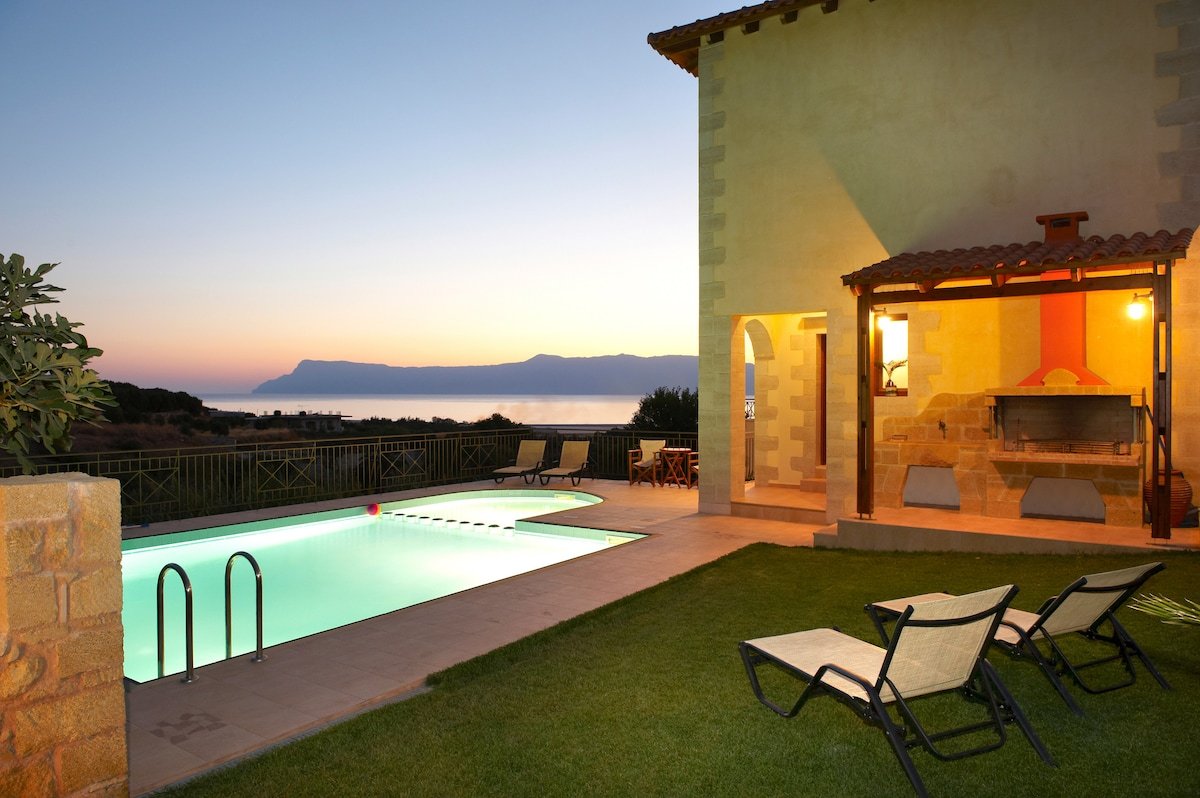 Luxurious Stone Villa Patriko , kaliviani, Crete gallery image 3