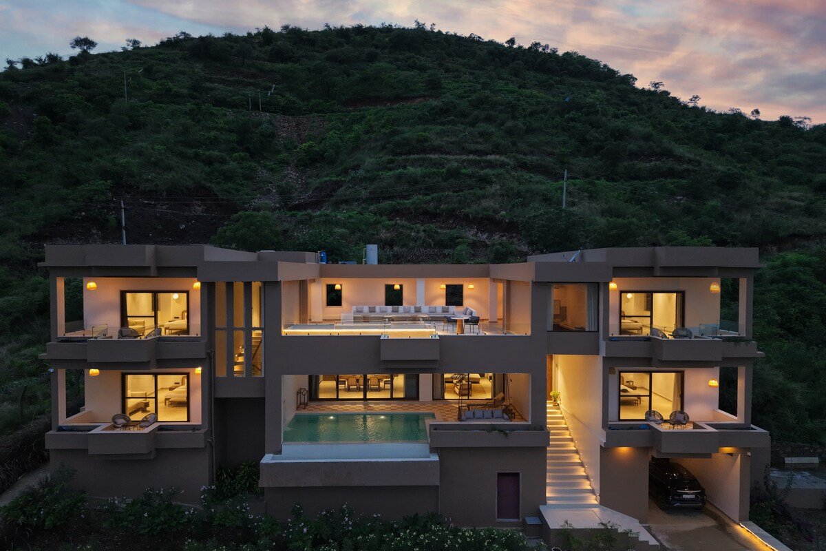 Aurum Villa: 4BR hilltop retreat, Udaipur