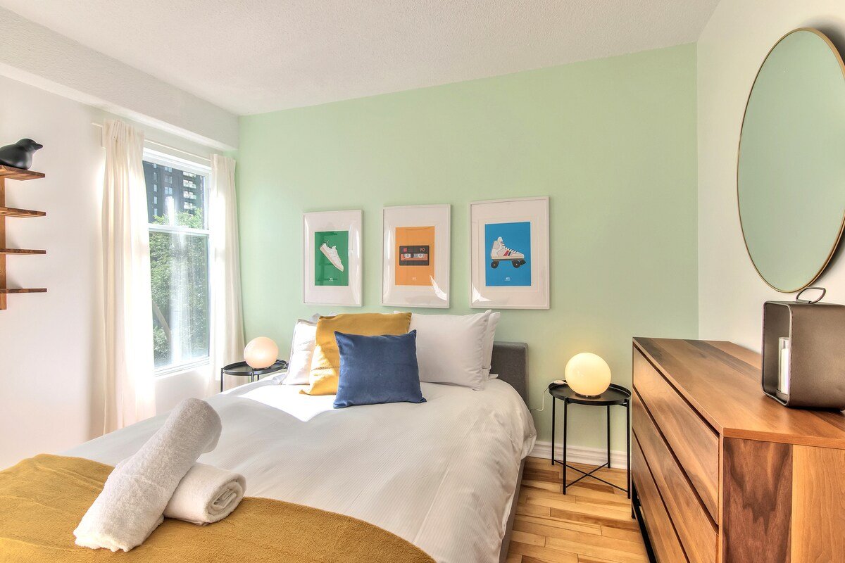 2 Bedrooms Condo Place-des-Arts/Downtown 8 J gallery image 4