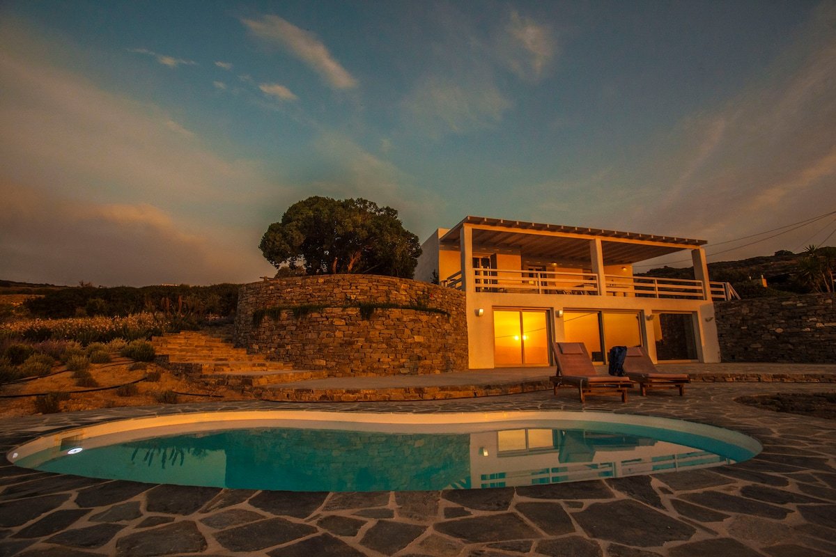 Villa Uriah- Dreamy luxury villa in the mountains gallery image 2