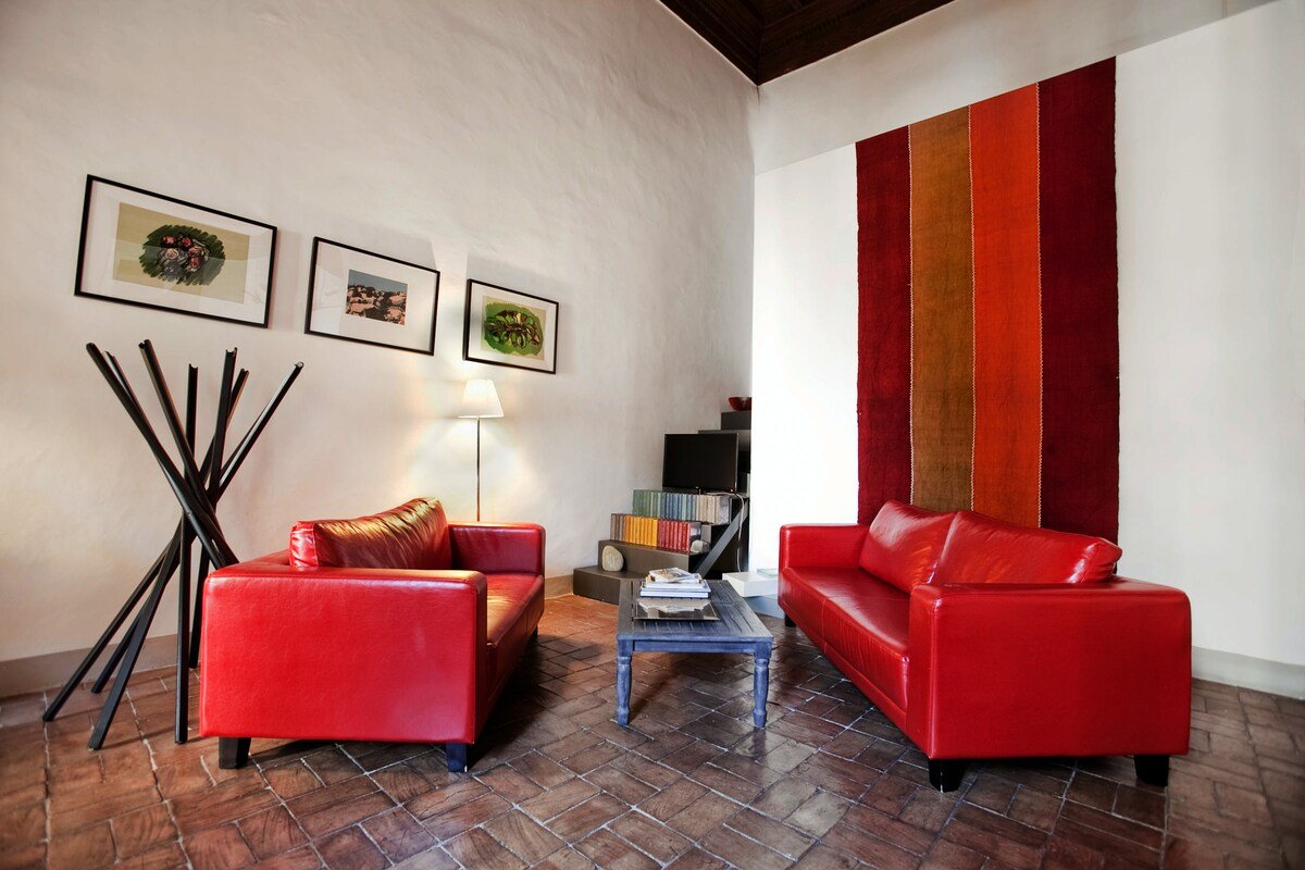 A large and spacious apartment in the baroque Rome gallery image 3