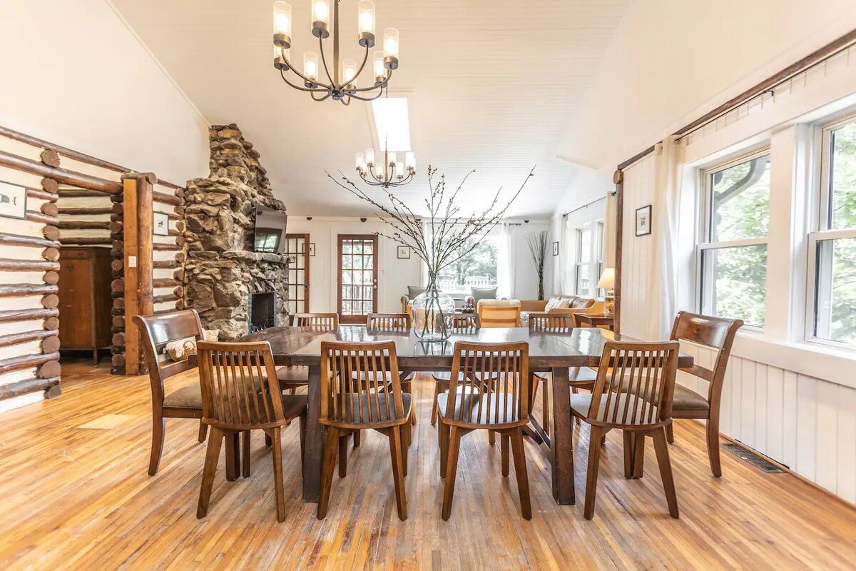 Mountain Majesty: Luxe Lodge on 4 Acres, Asheville gallery image 3