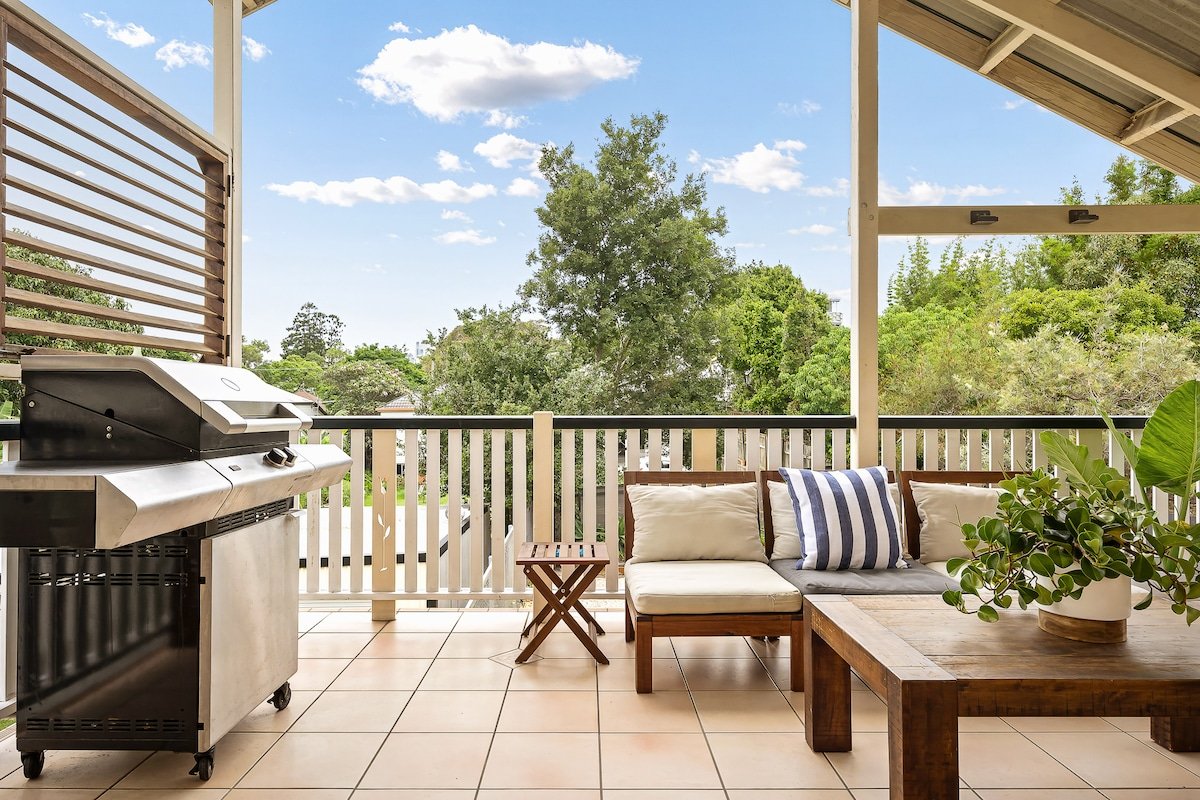 6 bedroom Central Brisbane Queenslander! gallery image 5