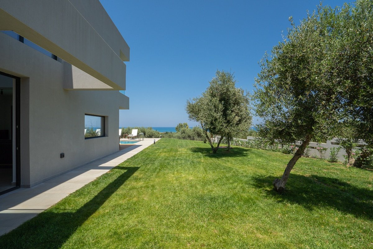 Avra Villa, Pirgos-Villas, Heated Pool, Sea View gallery image 5