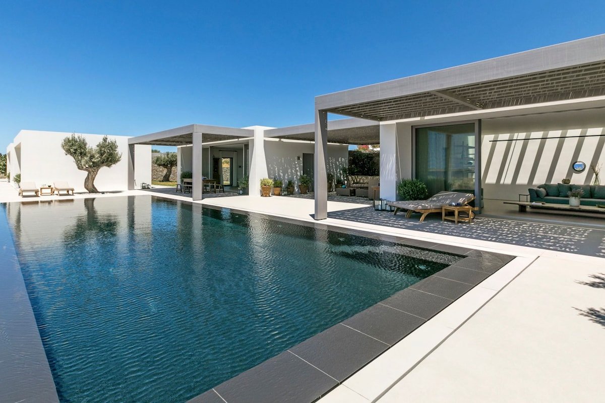 “Aquaria Two” by Aqualiving Villas gallery image 3