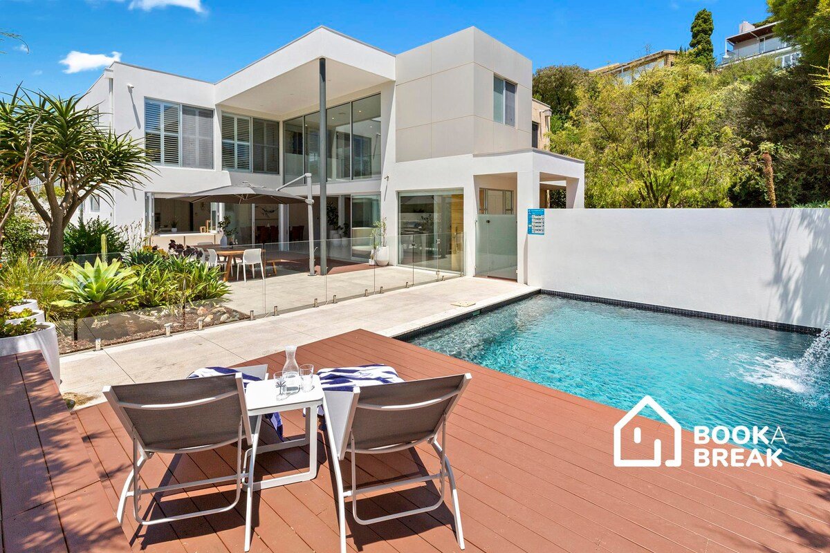 Opulence on Olive – Luxury Opposite Yacht Club gallery image 2