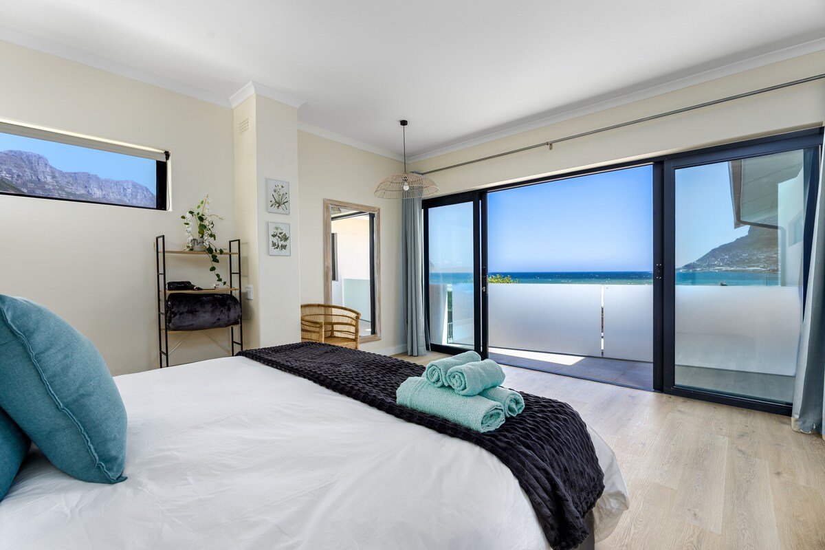 3 Bed On The Beach | Ocean Views from 2 Balconies gallery image 3