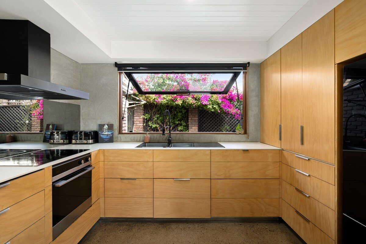 Buddina Beach House – 150m to Beach gallery image 5