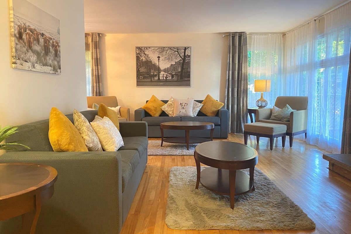 The Elegant Five-Bedroom Retreat gallery image 3