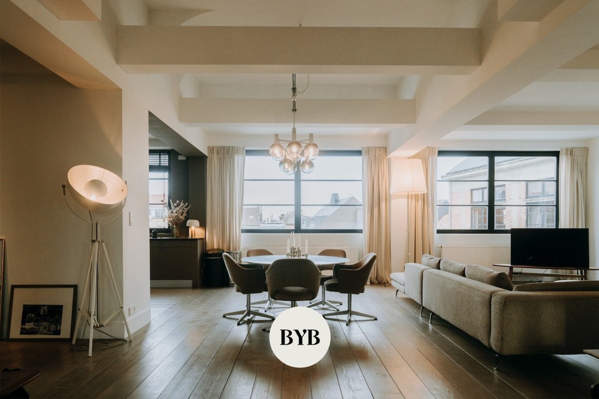 Magnificent loft – 3 bedroom duplex gallery image 2