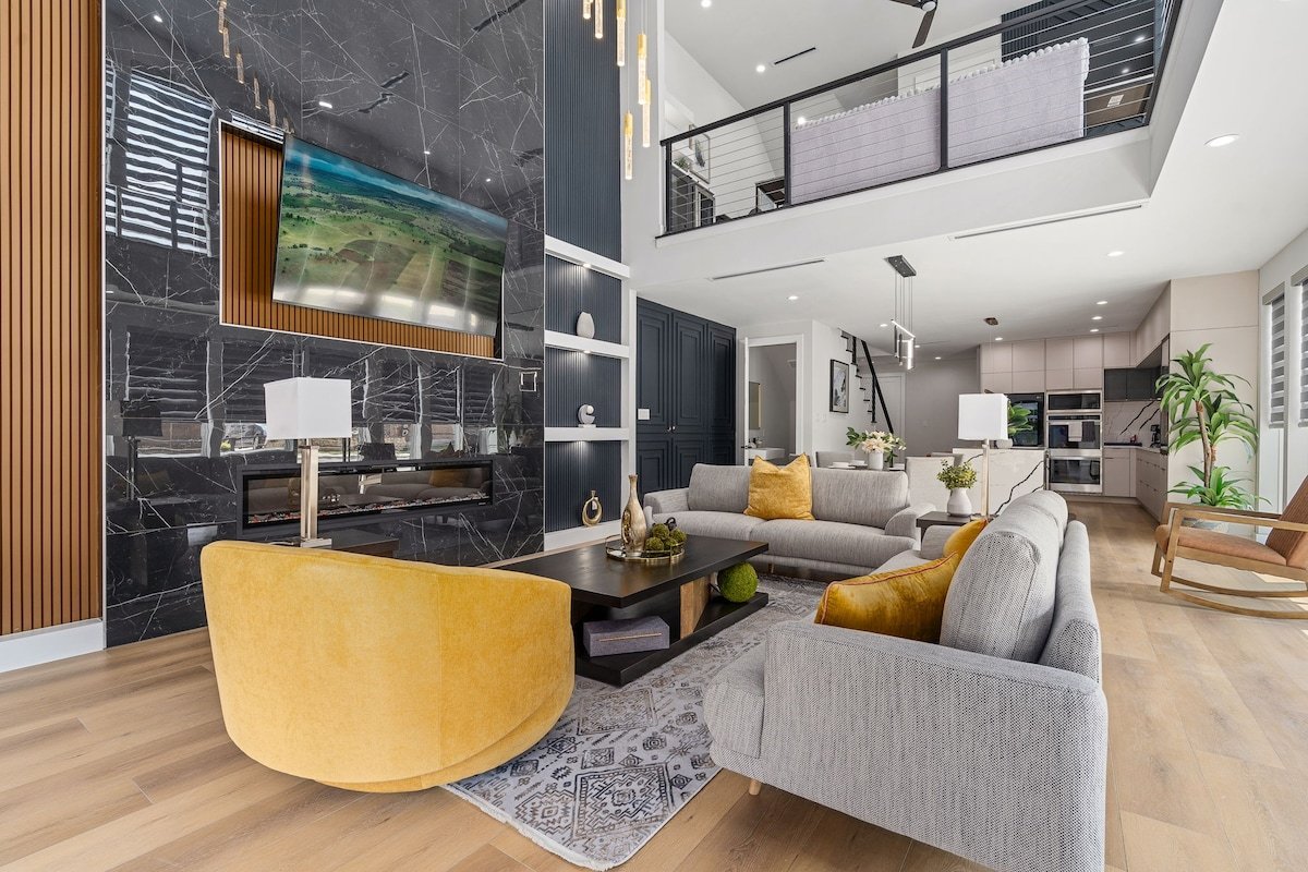 Luxurious 5 BD 5 BA Home|Rooftop + Hot tub + Grill gallery image 3