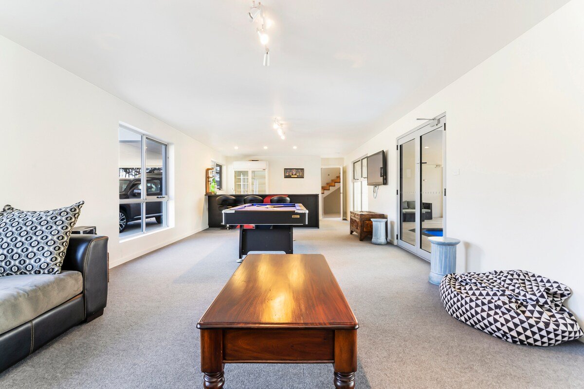 Paradise Point – Tamar Valley w/ heated pool gallery image 5