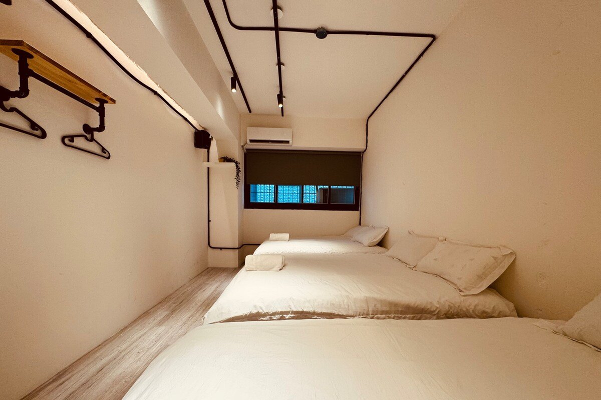 步行西門紅樓商圈 + 西門MRT 出口8秒 團體家庭 gallery image 4