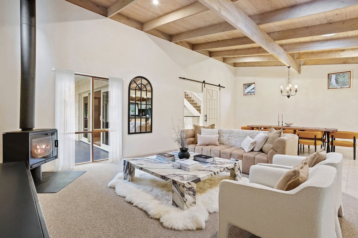 Villa Syrene -Pool and Spa Retreat gallery image 3