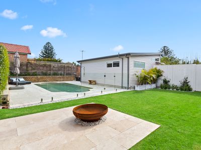 Huge House with Heated Pool – Walk to Beach