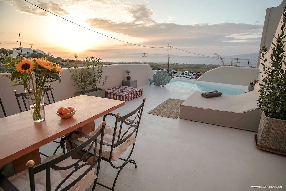 Pink Freud Villa |Superior | Pool | Sunset View gallery image 2
