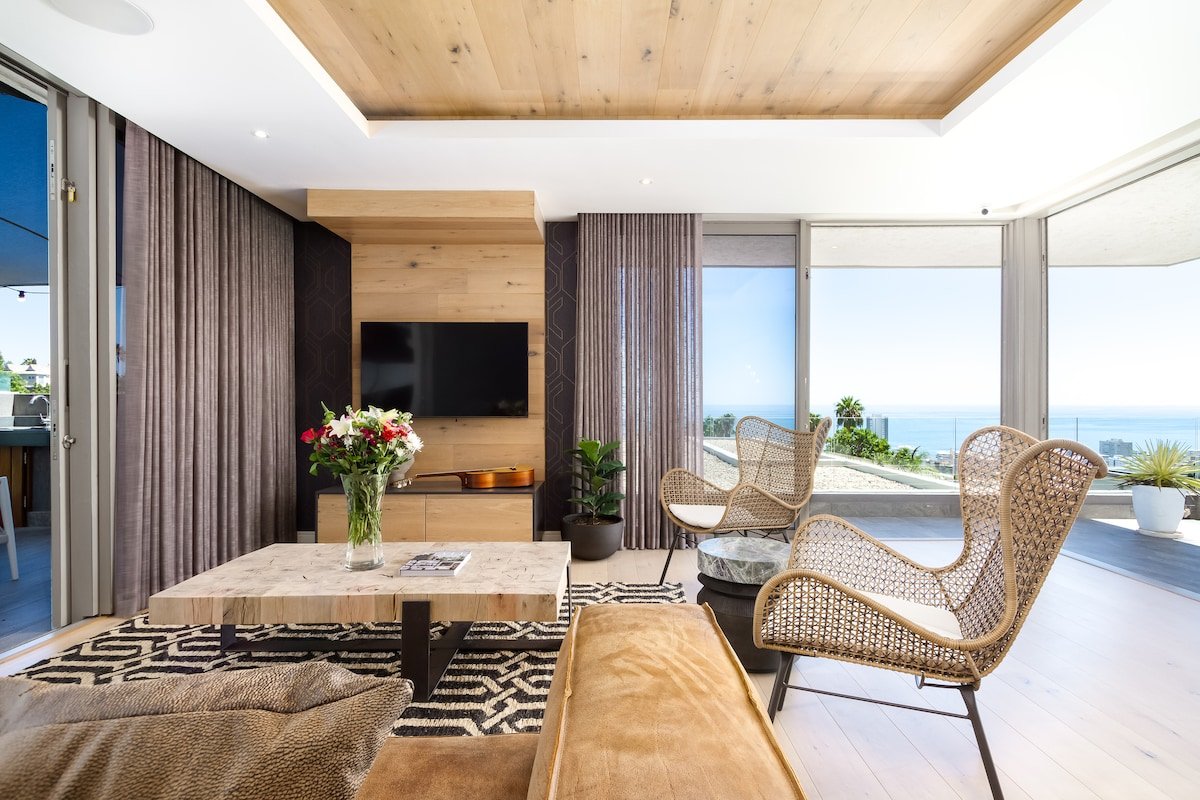 The Lion’s Lair • New Modern Luxury Fresnaye Villa gallery image 4