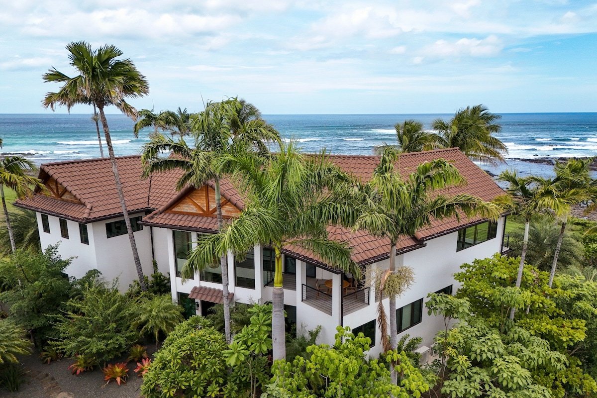 Luxe Playa Negra / Beachfront / Mansion 5BR / Pool