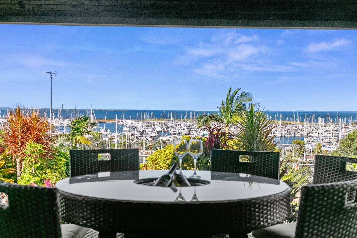 180° Harbour View Luxury Home – The Boat House