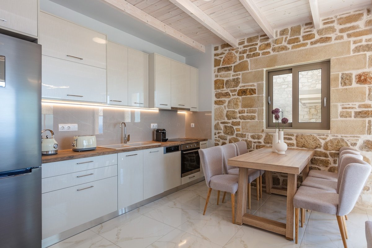 Villa Peonia, pool, sea view, BBQ, luxury, quiet gallery image 4