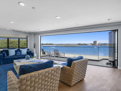 Bay Views & Living – Bayside Retreat Mission Beach