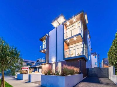 Hollywood Sign Views | Deluxe Townhome at Sunset