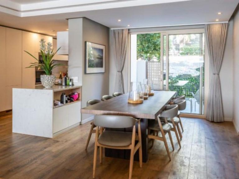 Dining area - Room