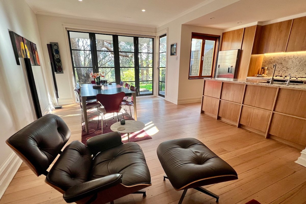 Beautiful Balmain East Terrace House gallery image 2