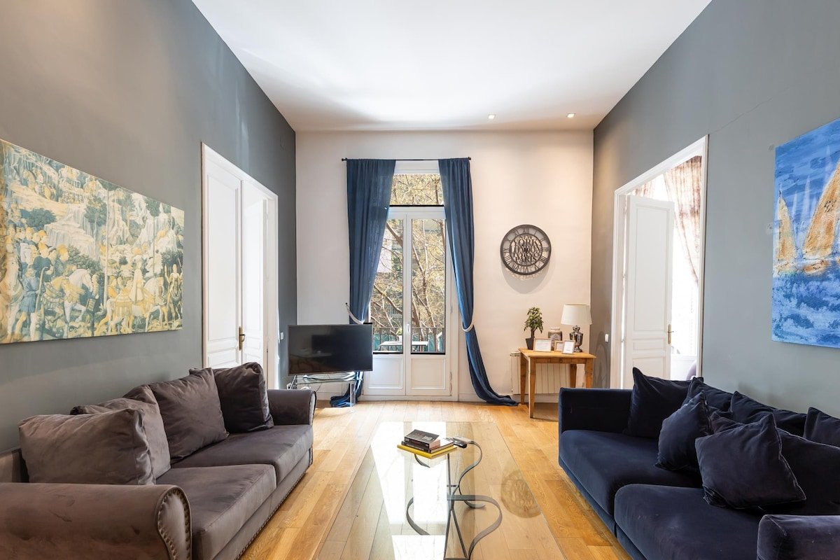 Deluxe two bedrooms apartment gallery image 3