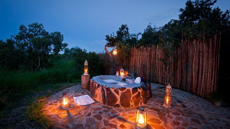 Bush Bath - Outdoor romantic bathtub at River Cottage - Open air bath tub new addition 2018