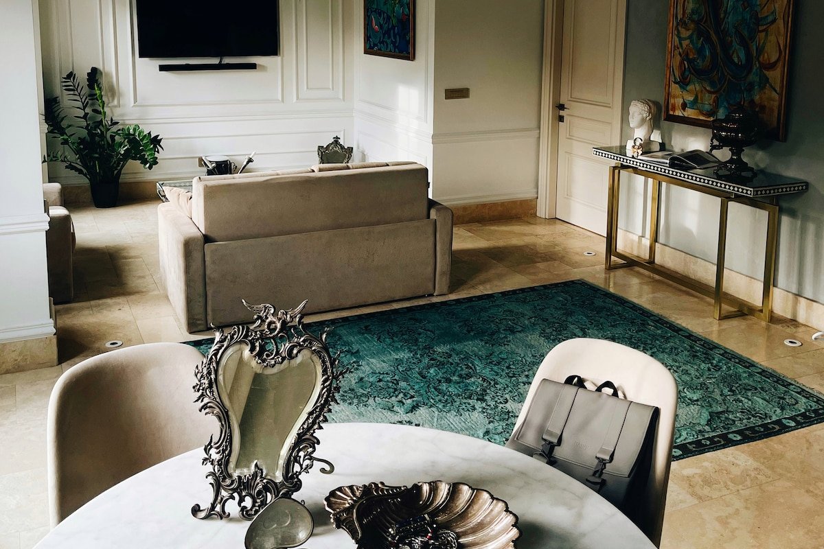 AB Residences-Antique Apartment 2BR/2Bathroms gallery image 2