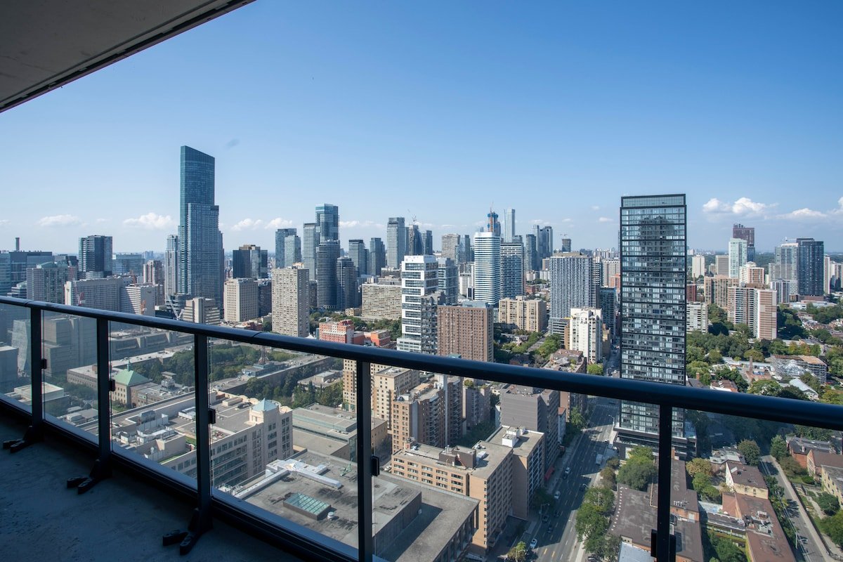 High Rise 2BR near Dundas Eaton Centre Dt Toronto gallery image 5