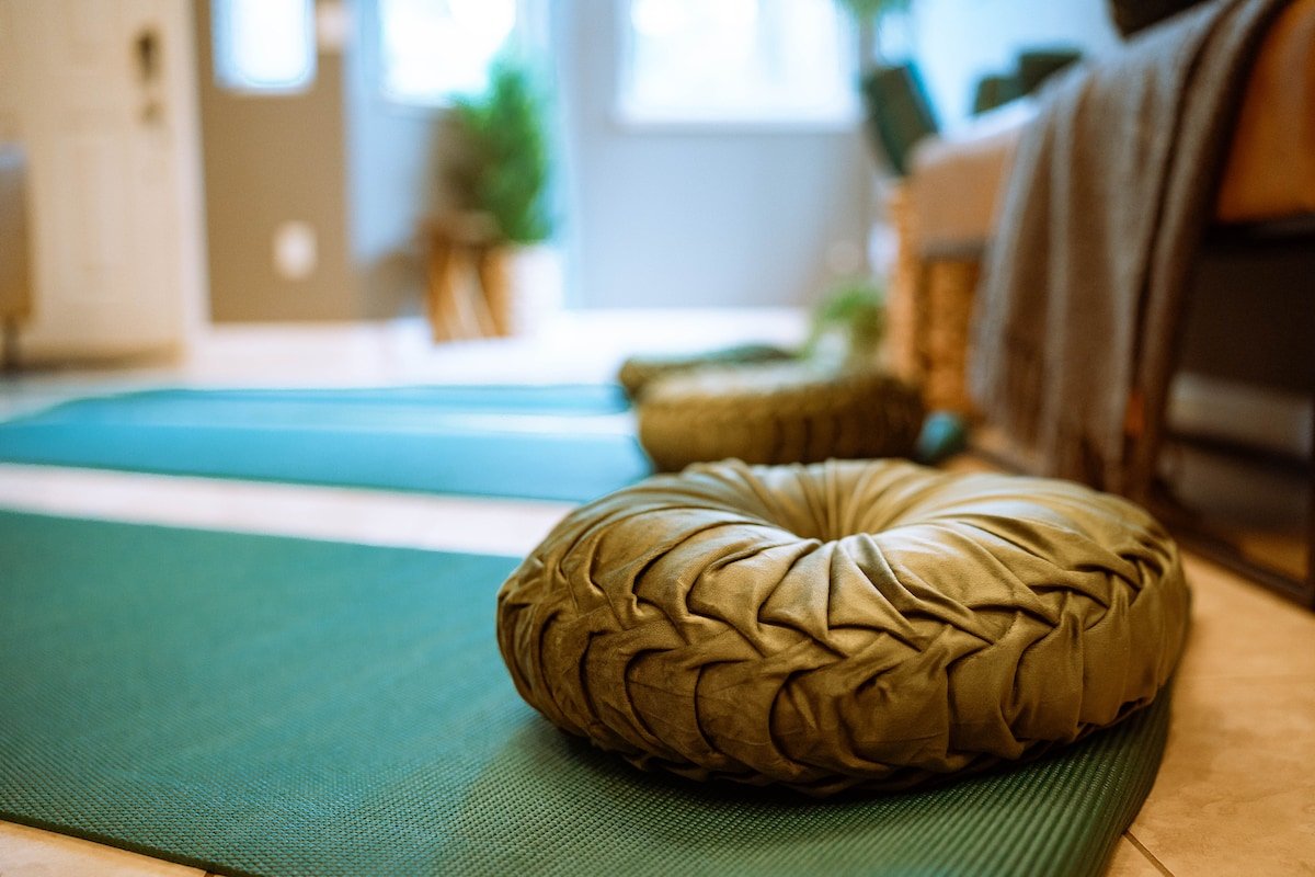 Cozy Holiday Stay in a Quiet Oakland Neighborhood gallery image 5