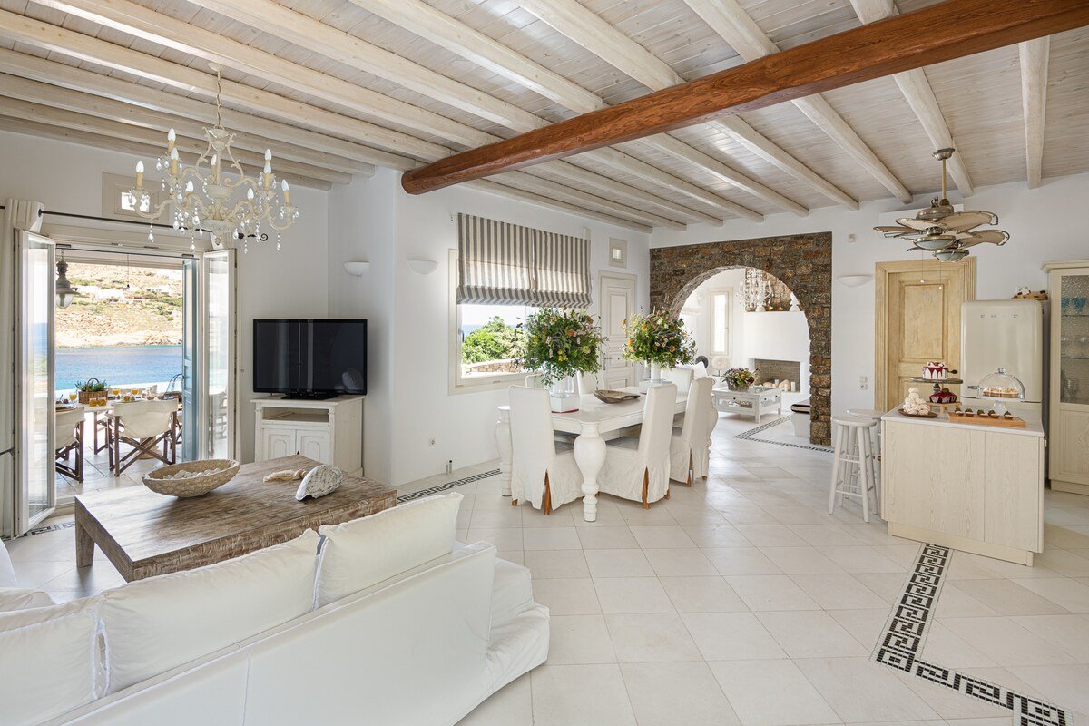 Executive Seaview Villa at Super Paradise Beach gallery image 5