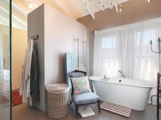 Photo 4 of Liermens Rd Llandadno accommodation in Llandudno, Cape Town with 4 bedrooms and 3.5 bathrooms