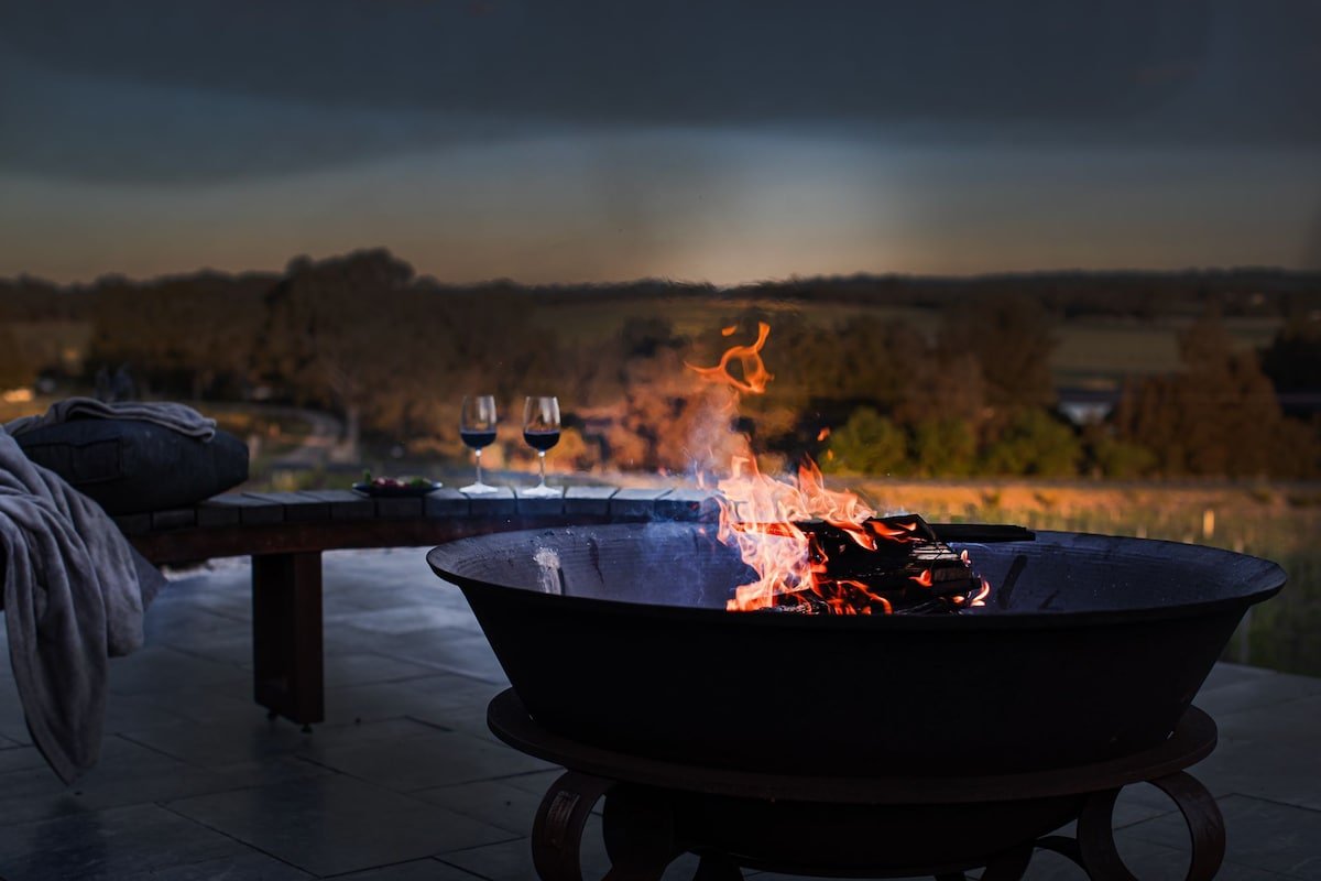 Barossa house in the vines & stunning valley view! gallery image 5