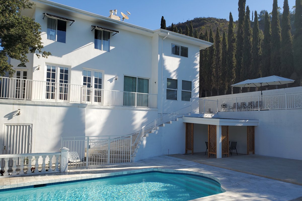 Laurel Canyon view with beautiful Swimming Pool