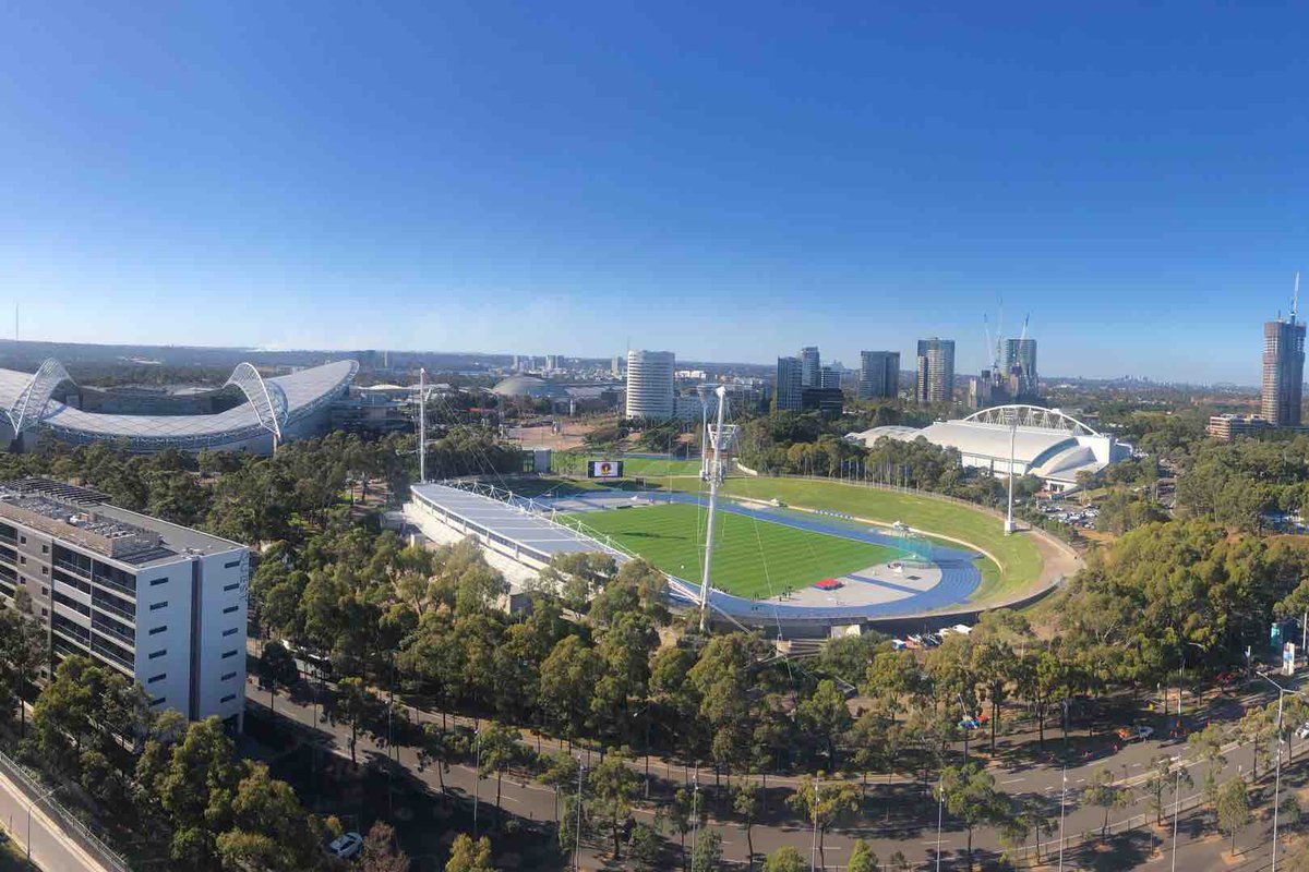 Views of Sydney Skyline 2BR – POOL & GYM