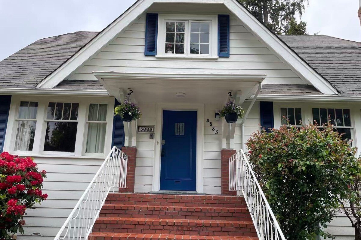 Entire Cozy 4 bedroom House in Vancouver gallery image 3